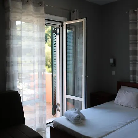 Ellis Guest house 4*
